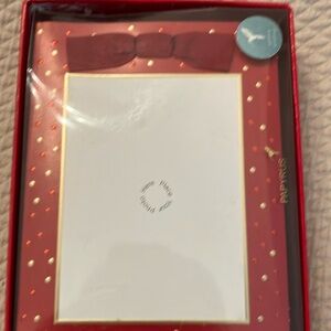 Holiday greeting card frame for your photo. Box a bit bruised but not opened.